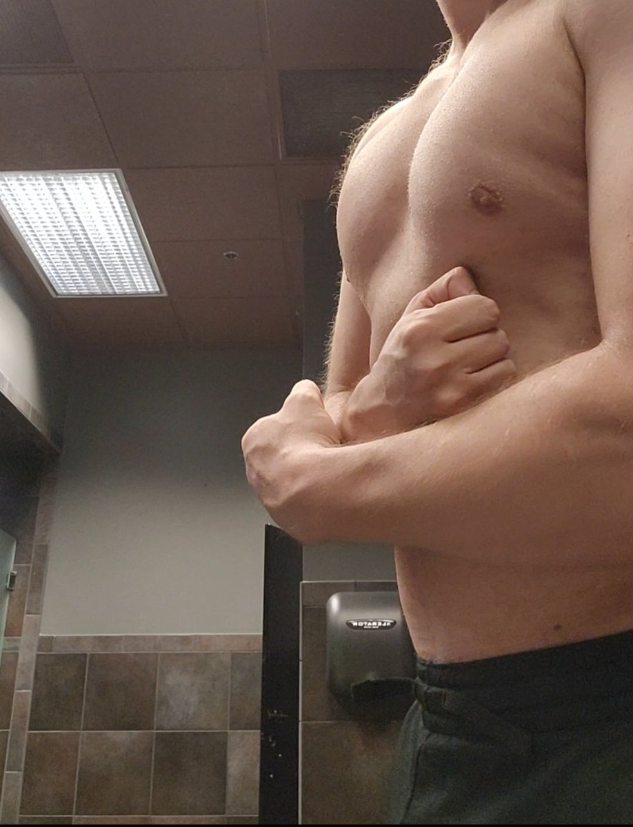 KenPachiJor's tweet photo. So am I like a C cup or what https://t.co/Hlfbi7deUx