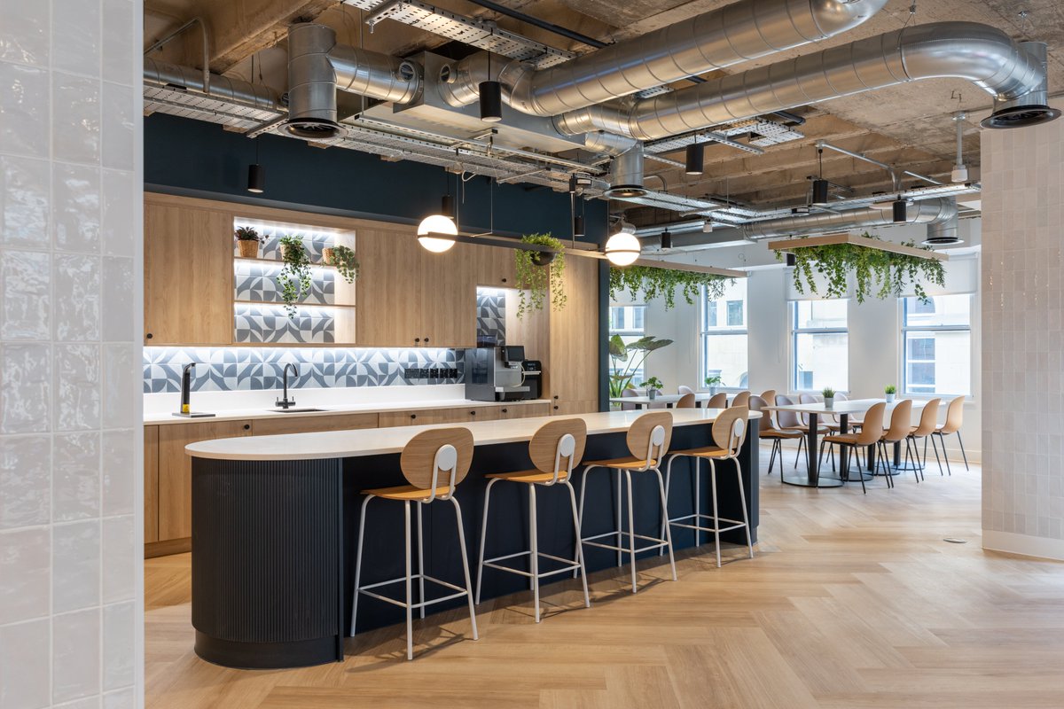 Workspacedb's tweet photo. The Maples Group, Leeds✨
We recently partnered with Bluesky Design Interiors Limited, Savills, Bruntwood and CubicWorks to deliver a 7,500sqft CAT B fit out across the first and fifth floors at 14 King Street, Leeds for our collective client - The Maples Group.
#makespacework https://t.co/jOWiMrPWrL