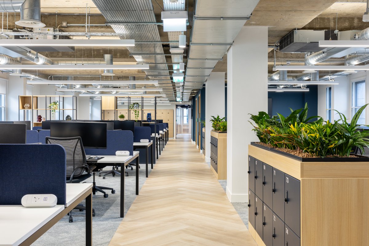 Workspacedb's tweet photo. The Maples Group, Leeds✨
We recently partnered with Bluesky Design Interiors Limited, Savills, Bruntwood and CubicWorks to deliver a 7,500sqft CAT B fit out across the first and fifth floors at 14 King Street, Leeds for our collective client - The Maples Group.
#makespacework https://t.co/jOWiMrPWrL
