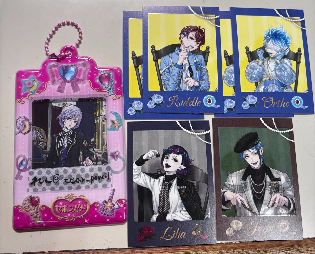 tear_pencil's tweet photo. ツイステ 交換・讓渡

ポップアップカード

譲）リドル×2、オルト×2、リリア、ジェイド

求）エペル or 定価➕送料

纏めてのお取引の方優先
基本郵送にてお取引となります https://t.co/NDqdQeuwaq