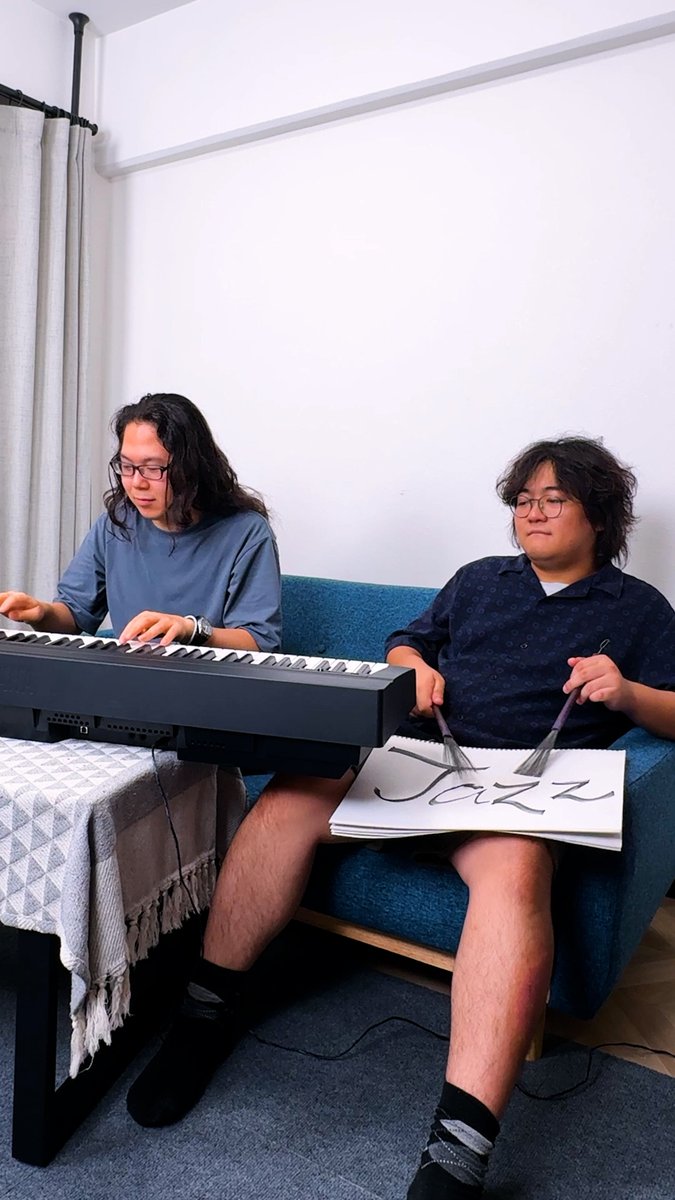 ArtooneCH's tweet photo. 【アートゥーン！新着動画✨】

＼本日投稿の動画はこちら／

《ラデツキー行進曲》ゆるセッション #shorts #music

#アートゥーン #Artoone

▼動画URL
https://t.co/DRZaDNQ7UU https://t.co/B2U7BlSG5O
