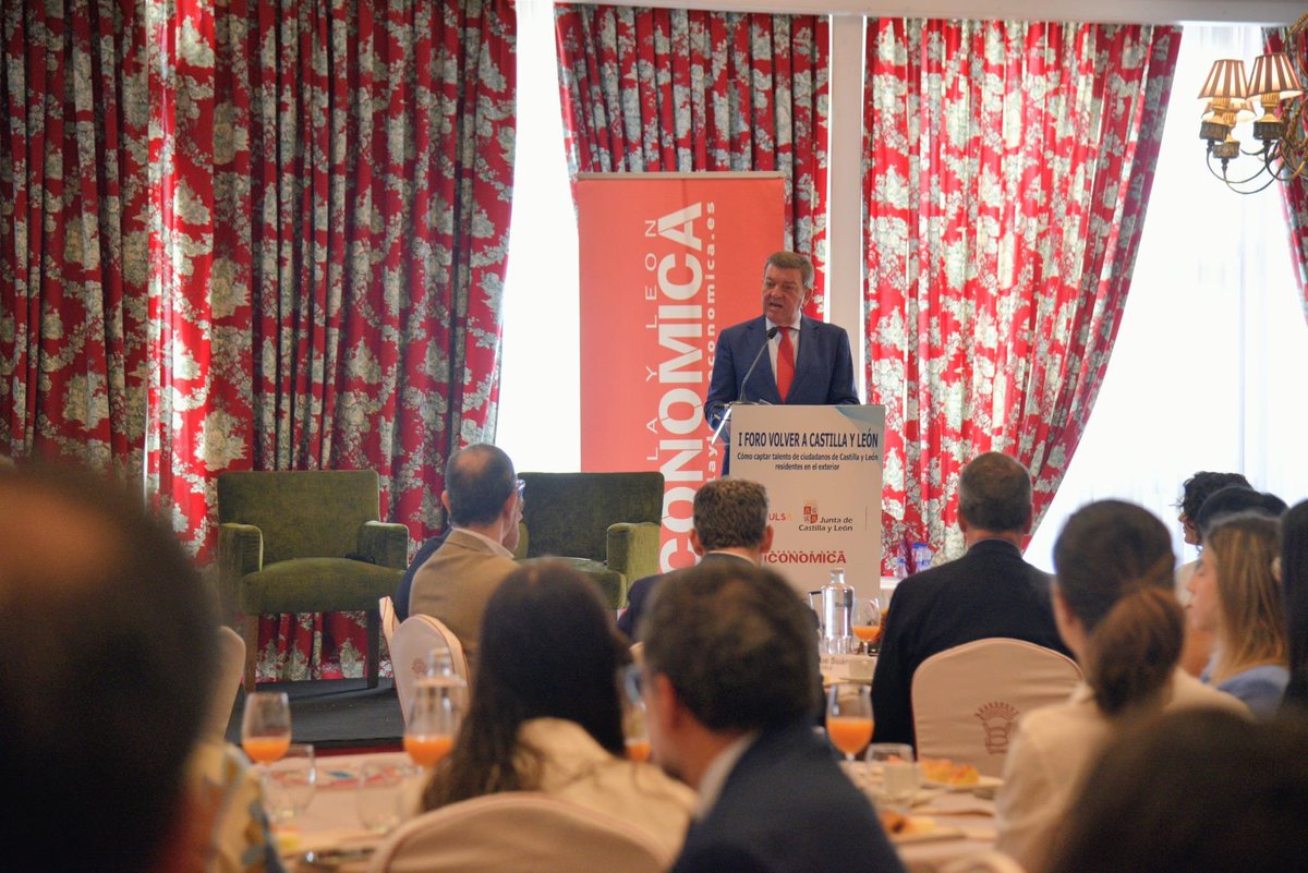 luismiggago's tweet photo. Hoy presentamos en León el balance de ‘Volver Castilla y León’ de @jcyl: 59 castellanos y leoneses regresaron a la Comunidad en 2025 con una oportunidad profesional.

Gracias a @cyleconomica por este #ForoVolverCyL26. Seguimos trabajando para que volver siempre sea una opción. https://t.co/w7ZxouBtLZ