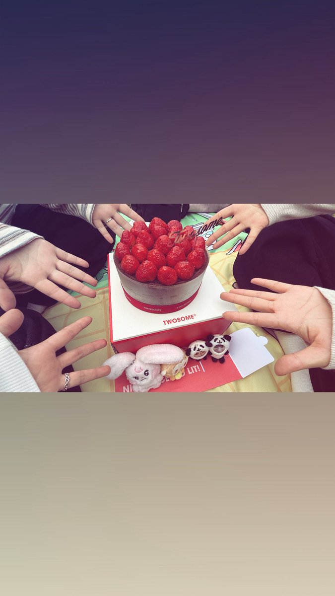 eoldae's tweet photo. 오늘 엽떡에 육바연 스초생까지 다 처먹음
올공💕나 https://t.co/92SdxQLWMH