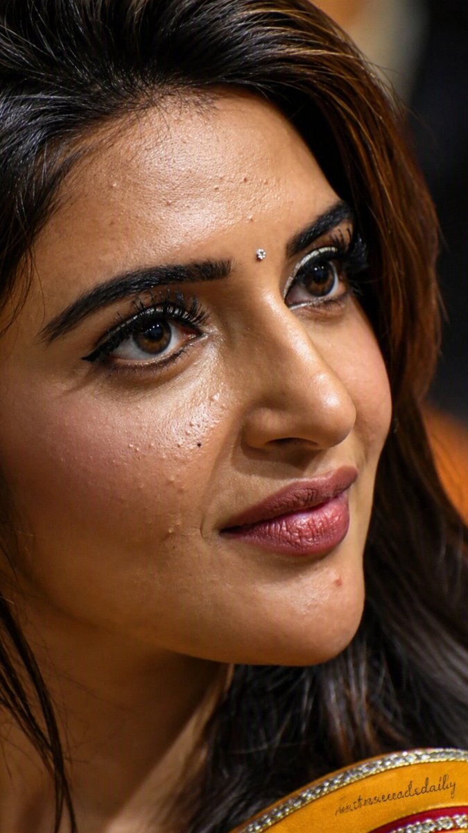 xylonknox's tweet photo. #Sreeleela #tollywood #actress #ROSÉ https://t.co/PG1gDMEJQm