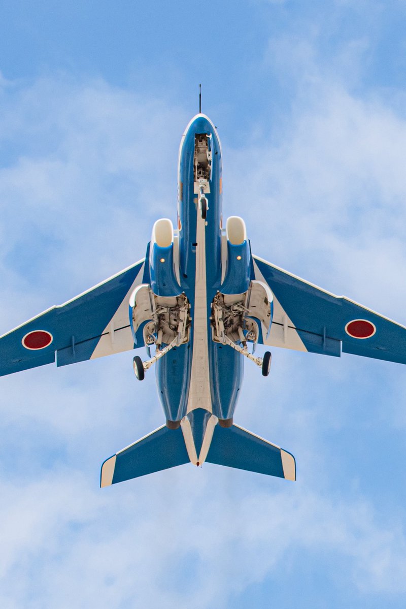 silvia___15's tweet photo. 航空祭のエプロンで
換算750mm相当のレンズだと、、、

正門くらいから 離れて撮らないと
アレですかね、、、🫩 https://t.co/tmB56B64ZB