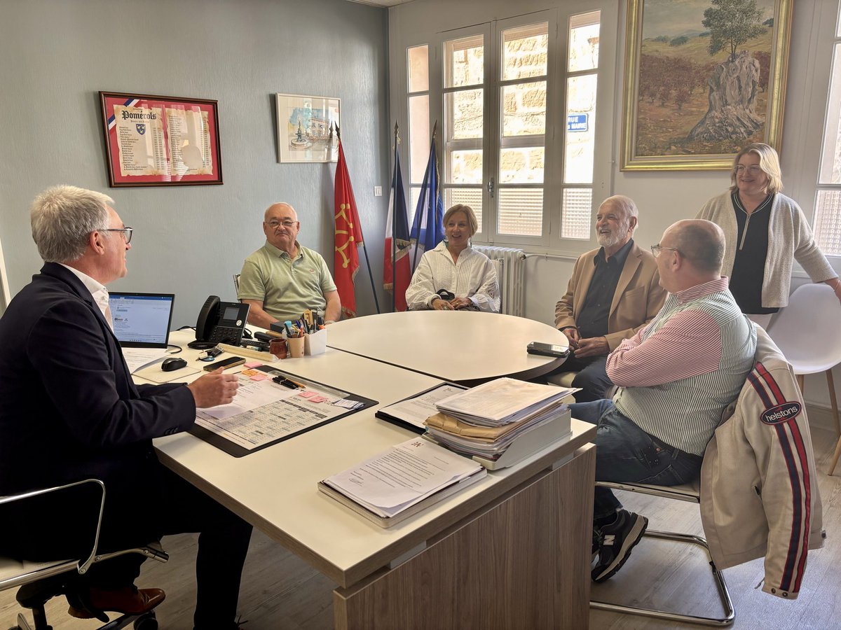 kmesquida's tweet photo. Deuxième étape de la visite territoriale du jour dans le canton de Pezenas à Pomérols. Avec les deux conseillers départementaux du canton Julie Garcin Saudo et Vincent Gaudy, nous avons été accueillis par le maire Laurent Durban et son équipe municipale. https://t.co/cfpdvzy2BV