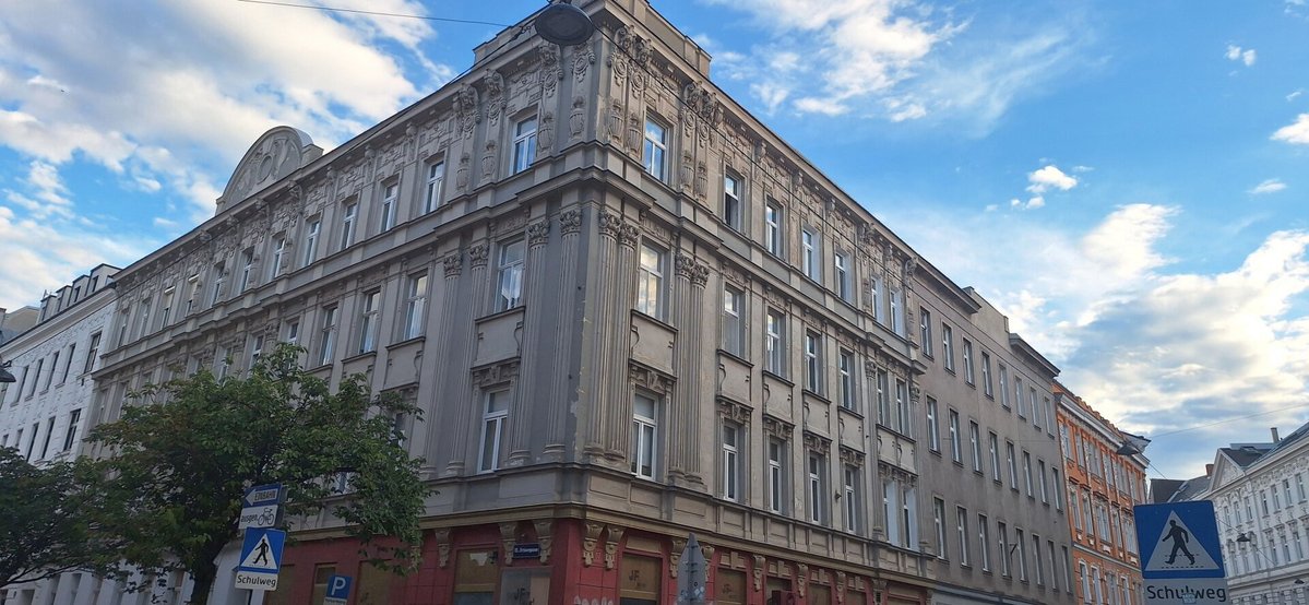 immosearch_eu's tweet photo. Vielseitige Flächen im 1150 Wien: ca. 112,39 m² im Souterrain plus ca. 6,12 m² Büro im Hochparterre, branchenfrei und mit WC, Wasser sowie Starkstrom. #Wien #RudolfsheimFünfhaus #Souterrain #Büro #Gewerbe #Immobilie

Mehr erfahren: https://t.co/2KSIWtNPJi

#Wien https://t.co/ZBAInJgC9O