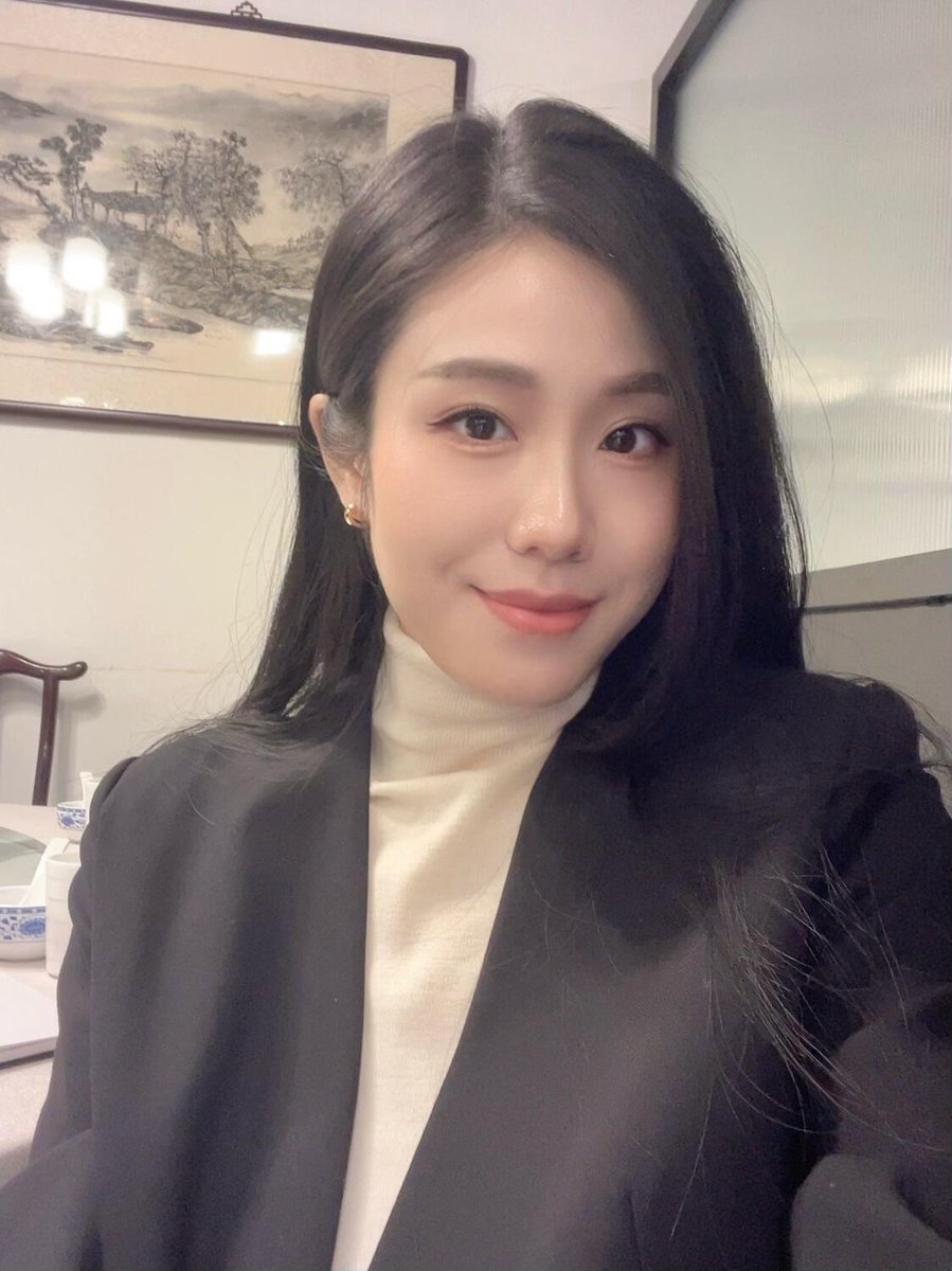 Filip1789365's tweet photo. 初来乍到、请多多关照 ！  闺蜜说X更像一个私密的朋友圈，可以表达另一个不一样的自己，所以我来了  希望能在这里结识到一些成熟素质朋友 ~ #北京 #律师 #同城 https://t.co/DDzShAlQl7