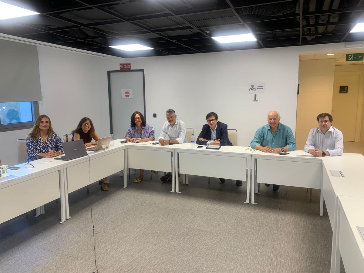 CesurEdelSur's tweet photo. 🟥​ La Comisión de Talento, Liderazgo y Cultura Corporativa de #CESUR se ha reunido para analizar los retos actuales en la gestión de personas dentro de las organizaciones empresariales.

👉🏻 Echa un vistazo a la noticia completa: https://t.co/QZBp8WujMM https://t.co/nzaOB0rKUb