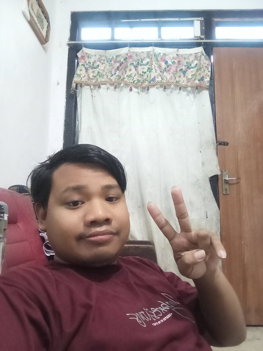 imasputra12's tweet photo. Selamat sore rumahku ๐ฅบ
Maaf aku bosan duduk lama tuna rungu dirumahku๐
Kemarin lama main senang teman2 2010๐ธโฝ๐บ๐ฎ
Sekarang aku gak punya teman2 0%
Aku sendiri main komputer dan hp main ๐ฅ๏ธ๐ฎ๐ฑ
Tangga naik ibu dan adik gadis main hp๐ฑ
#rezeki #bisu #tuli #main #rumah https://t.co/i0gU5uet9s