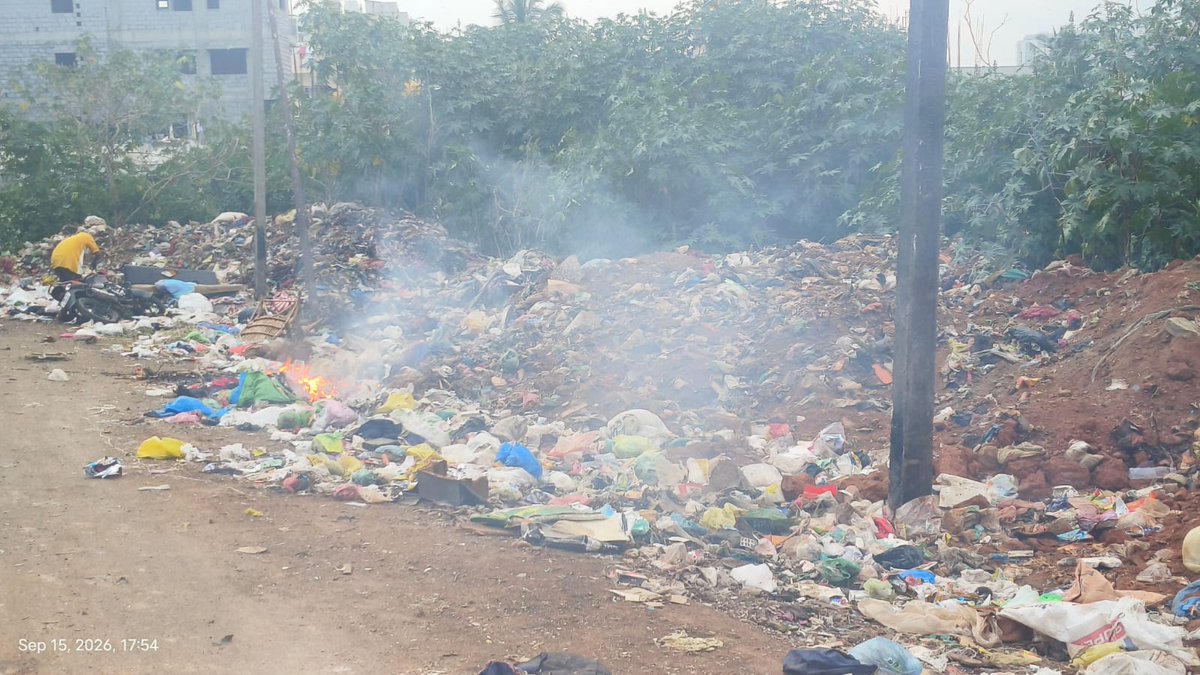 IamSAK196's tweet photo. Sir, we are also requesting your intervention for Sarathy Nagar, JP Nagar 8th Phase, 1st Block. 🙏

Despite multiple complaints and several posts on X, our garbage dumping and burning issue continues.

BBMP Sahaaya Grievances: 21254448 & 21254453.

BDA has now responded that the matter falls under GBA jurisdiction and advised us to approach the concerned department.

Requesting your support in getting this issue resolved completely, including preventing repeated dumping and burning.

📍 Sarathy Nagar, JP Nagar 8th Phase, 1st Block

@GBA_office