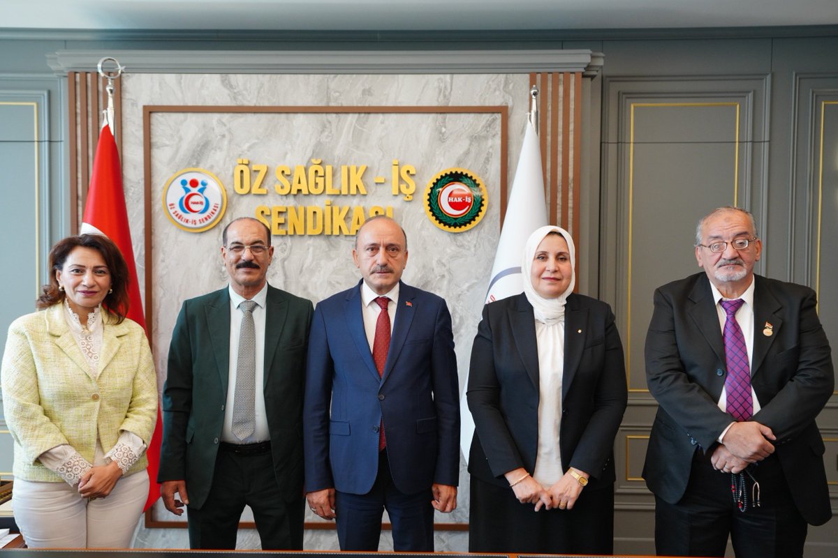 devletsert's tweet photo. Mısır Sağlık Bilimcileri Sendikası Genel Başkanı Sayın Ahmed Elsayed Abdelmaksoud Hassan ve beraberindeki Yönetim Kurulu Üyelerini Genel Merkezimizde ağırladık.

Kendileriyle çalışma hayatı, iş kolumuzdaki gelişmeler ile sendikal çalışmaların yanı sıra, iki ülke sendikaları arasındaki ilişkilerin geliştirilmesi üzerine değerlendirmelerde bulunduk.

Sendikalarımız arasındaki bilgi ve tecrübe paylaşımını güçlendirmek ve ortak çalışma alanlarını geliştirmek amacıyla İkili İş Birliği ve Tecrübe Aktarımı Anlaşması imzaladık.

Anlaşmanın, iki sendika arasındaki iş birliğinin ve uluslararası sendikal dayanışmanın güçlenmesine katkı sunacağına inanıyorum.

Nazik ziyaretleri ve iş birliğine yönelik yaklaşımları için Sayın Ahmed Elsayed Abdelmaksoud Hassan ve kıymetli heyetine teşekkür ediyorum.