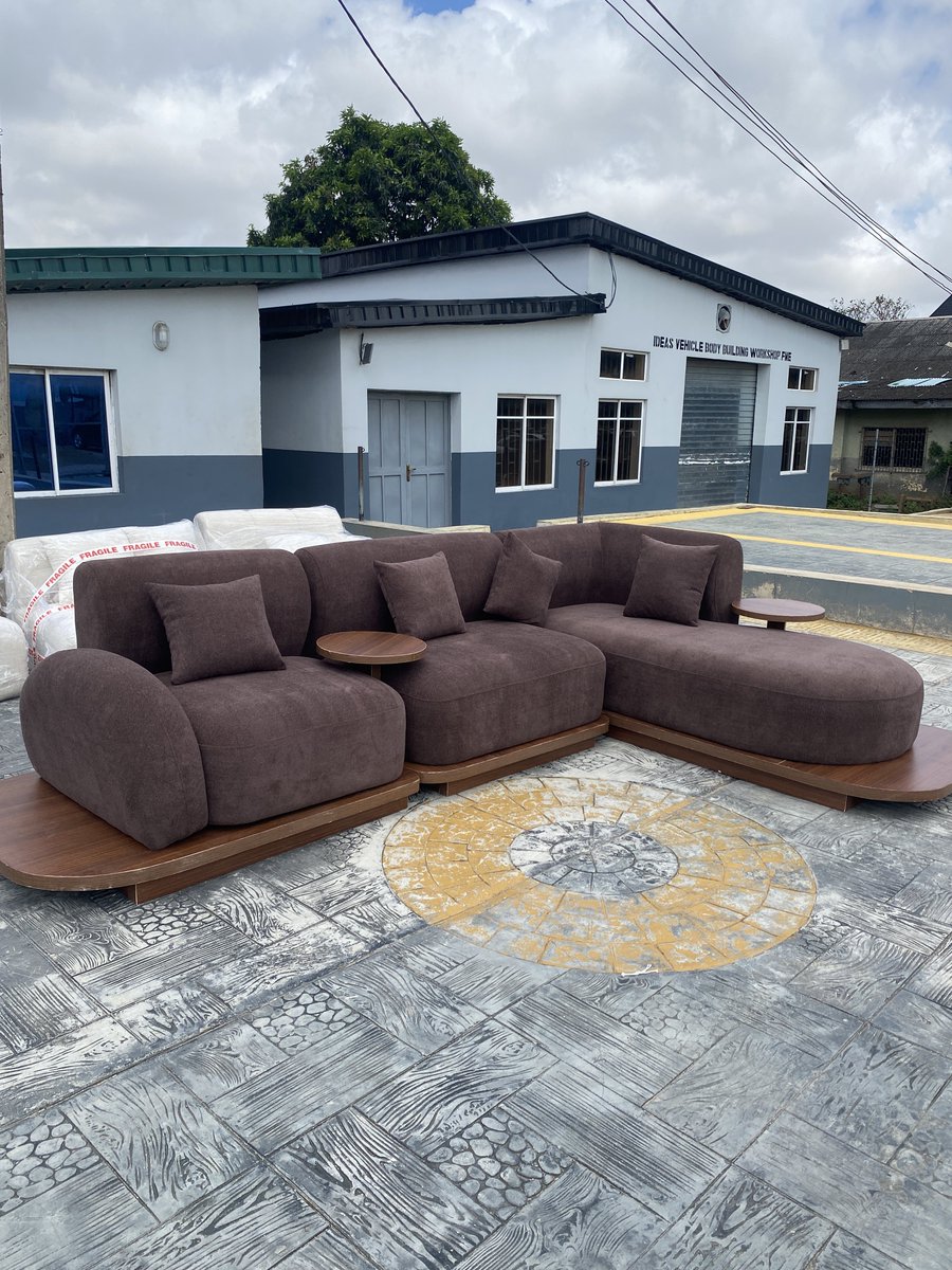 EthKaybee's tweet photo. Another stunning L-shaped sofa completed. 💯✅

Fresh off the workshop. Who’s next? ☺️ https://t.co/pV779Q4qqP
