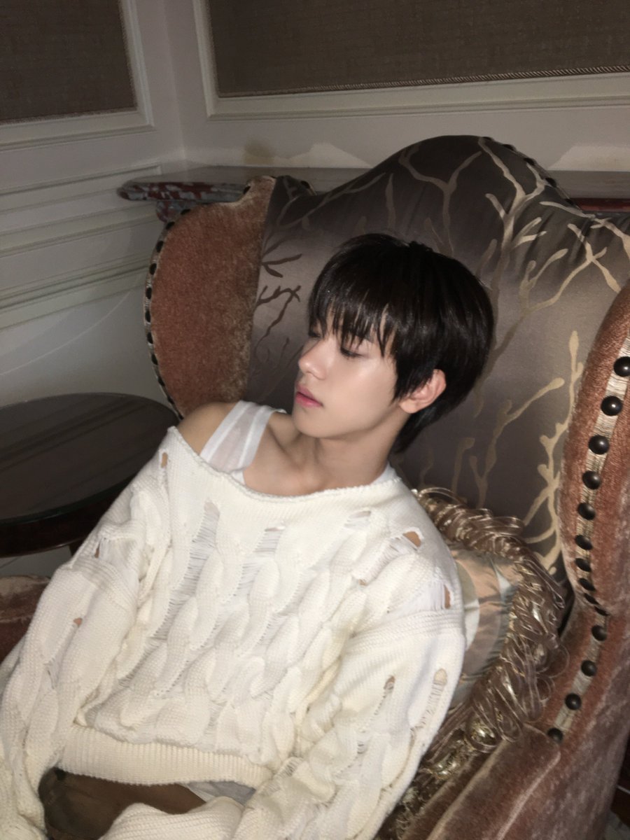 CYE_MEMBERS7's tweet photo. 눈 뜨고 잘 봐🖖
Open Your Eyes 많이 많이 들어줘!!!👀

#송승호 #SONGSEUNGHO
#CLOSEYOUREYES #클로즈유어아이즈 
#CYE #클유아 https://t.co/9yMhcOzsyn