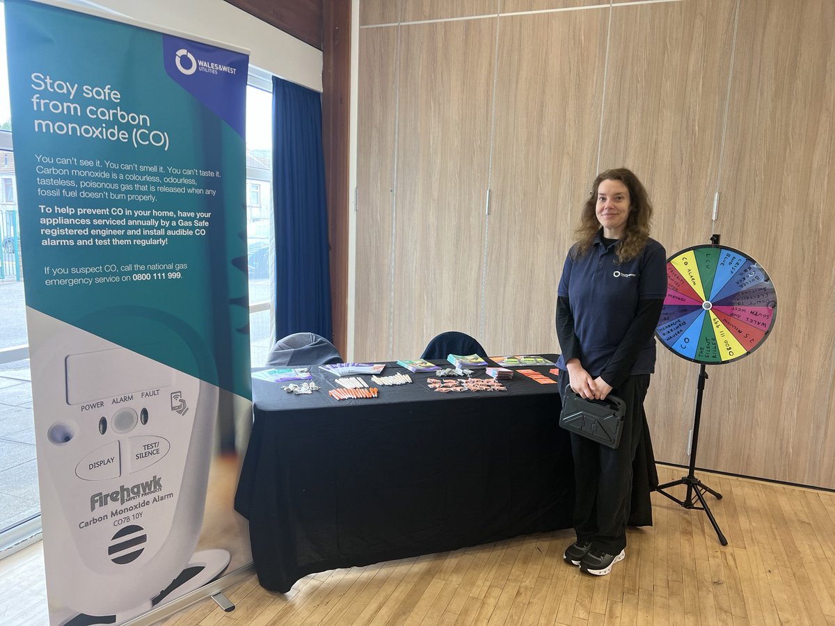 BolloLtd's tweet photo. We’re still here speaking to the lovely people @CynonLinc with @ACMorgannwg. We have had some lovely conversations, and have been able to give information to make sure everyone is #gassafe, and of course giving away some freebies! @WWUtilities https://t.co/WZZCDIlFFw
