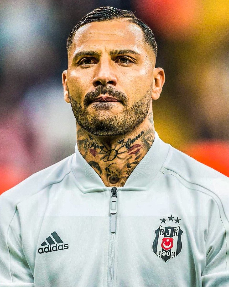 eurofootcom's tweet photo. 🇵🇹👑 If you know, you know… Mr Ricardo Quaresma! Trivela king. ✨

Happy birthday to him. 🔝 https://t.co/hyfVxs3zUp