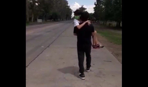BlancaDios1's tweet photo. Se llamaba Abigail Jimenez una niña de tan solo 12 años enferma de cáncer y no le permitieron pasar iba en auto con su padre en plena Pandemia 
Y saben no hubo marcha de la bronca ni por los 130.000 muertos por no recibir las vacunas a tiempo 
Prohibido olvidar https://t.co/U6HT1IUwKS