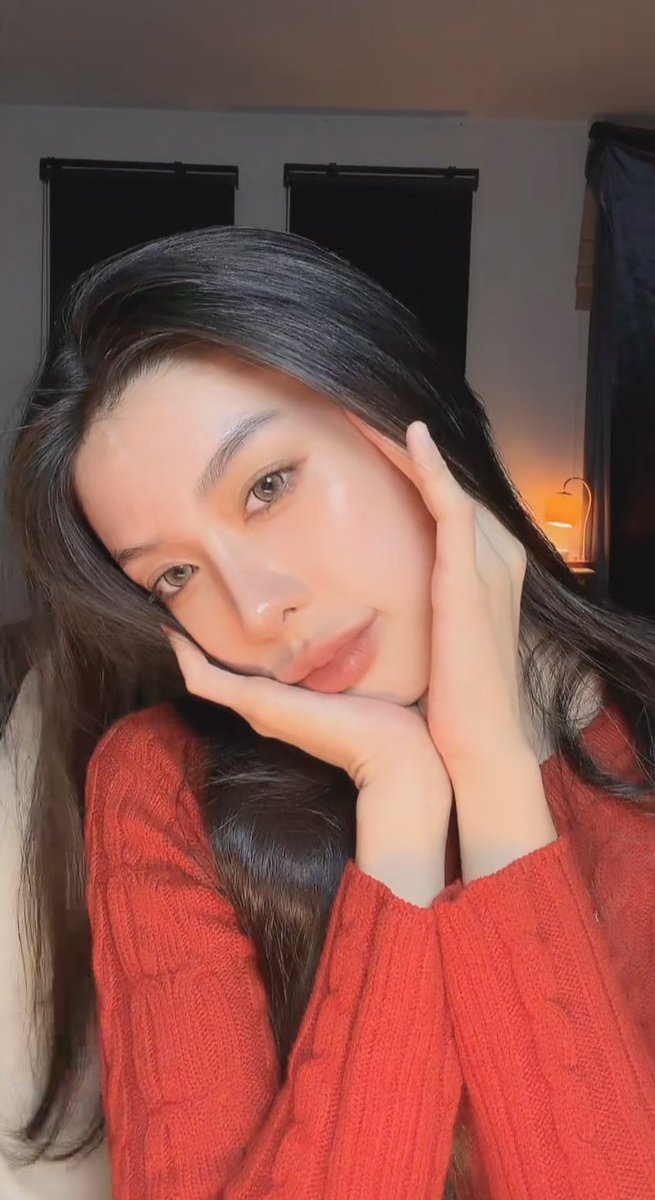 slowpoke0116's tweet photo. Apirum Chareonthaitawee
The girl I admire  unexpectedly when i watch her live for the first time ,the way she talk shes so honest and her treatment to her fans is so genuine .Thats why I love her 💖

#patschaweeee https://t.co/51S9V9nZR3