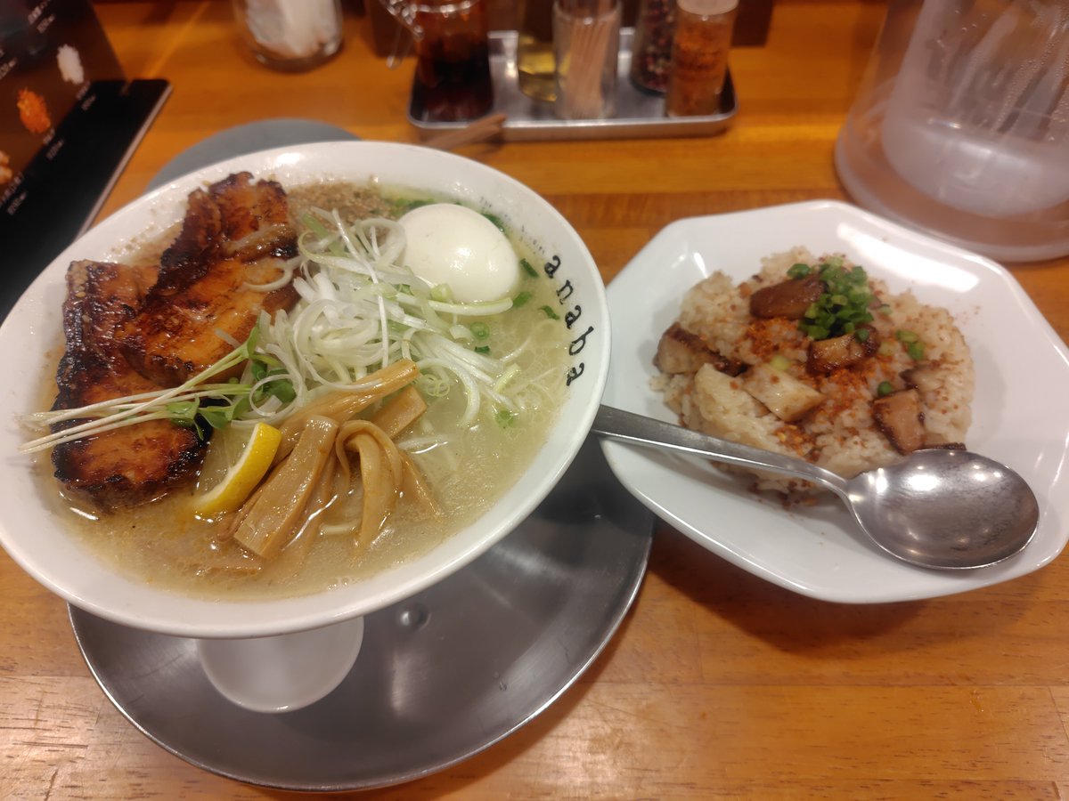 hng34x's tweet photo. 無事地元に帰宅！！
そして〆はやっぱこれっしょ!!
帰りも「ray」のBUMPと初音ミクVerが流れて、始まりで締めるという粋な事が起きて、帰りでも号泣w
本当に今日は最高だった!!
いつか他の超かぐや民とも行きたいなぁ https://t.co/bIhEk4NDLl