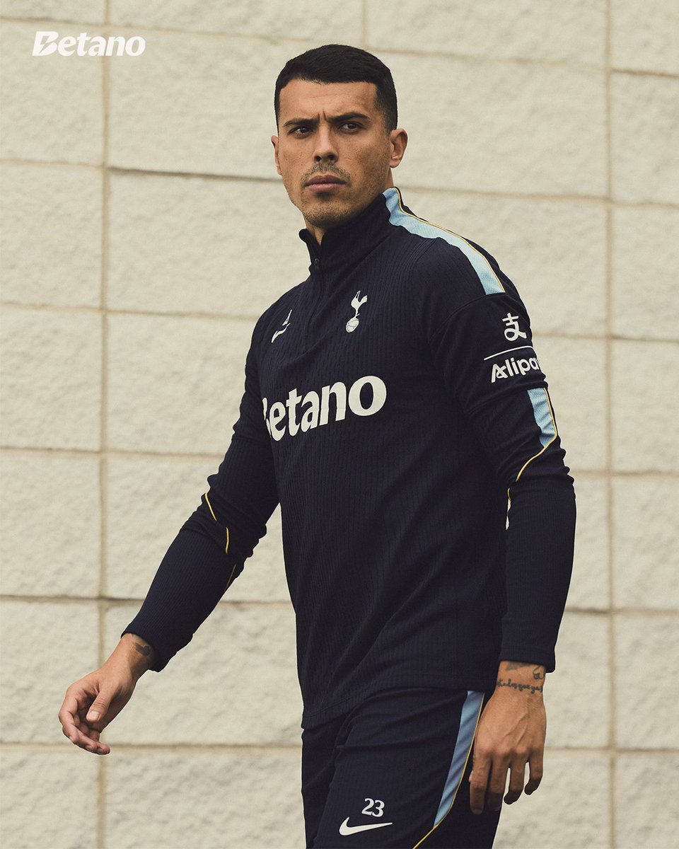 SpursOfficial's tweet photo. Stepping out to train 👊

💪 @Betano_UK https://t.co/dFmgfZwvW9
