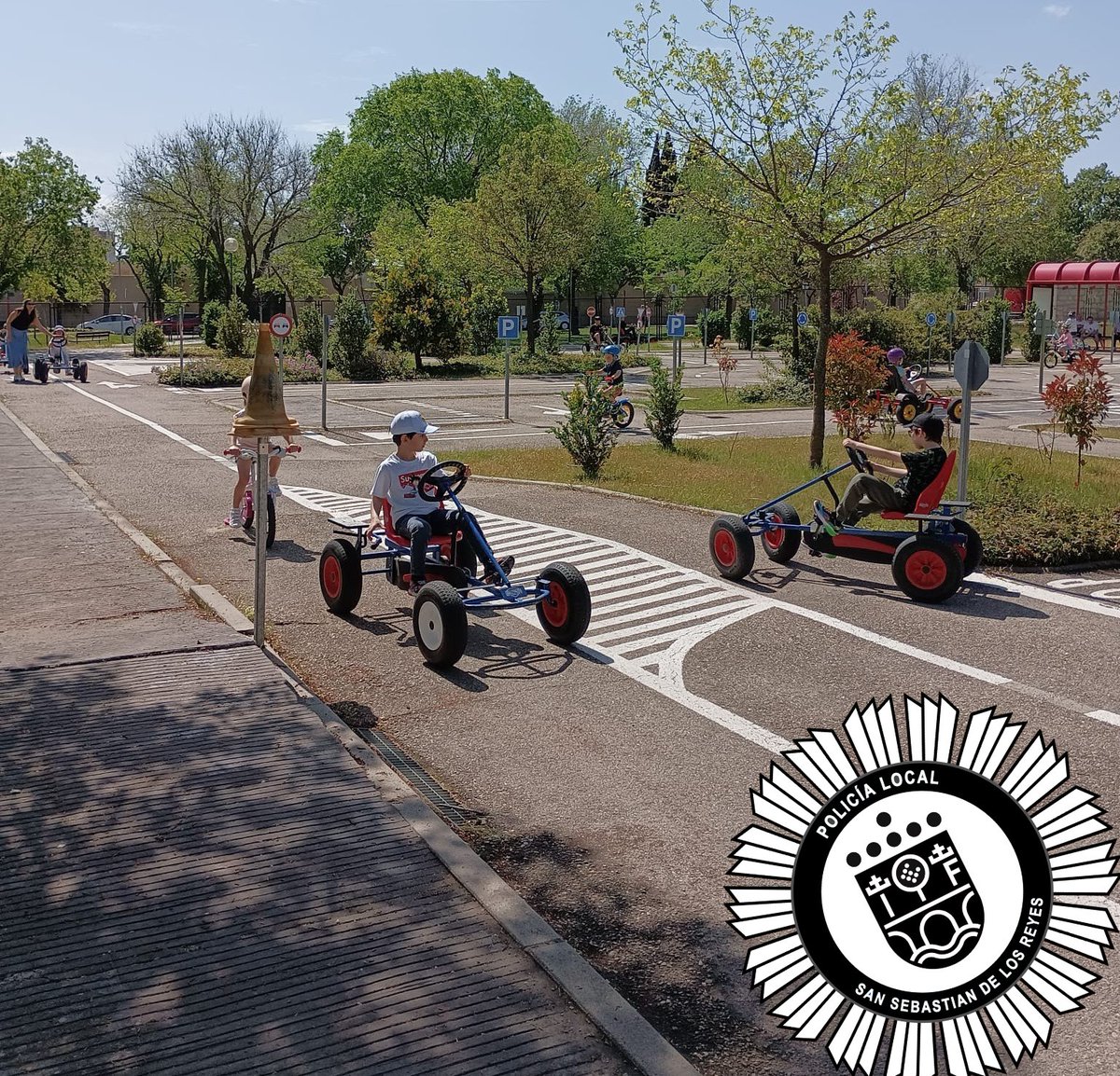 policiadesanse's tweet photo. Con motivo de la Semana Europea de la Movilidad abrimos este domingo 20 nuestra Escuela de Educación Vial ‘Pedro Ramos’. En horario de 𝟵 𝗮 𝟭, con actividades para aprendan la importancia de la seguridad vial, normas de circulación y convivencia, montando en bicicleta o karts. https://t.co/XmceU5AJCL