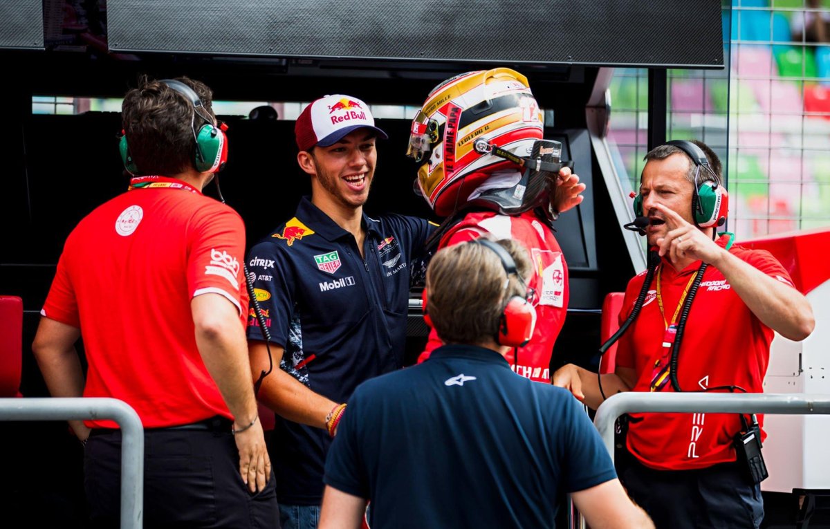 leclercsletters's tweet photo. i find it so beautiful how pierre was there watching charles' sessions during the weekend of baku in 2017, when charles had just lost his father days before

that's a true friendship https://t.co/TyzWFCMGZ4