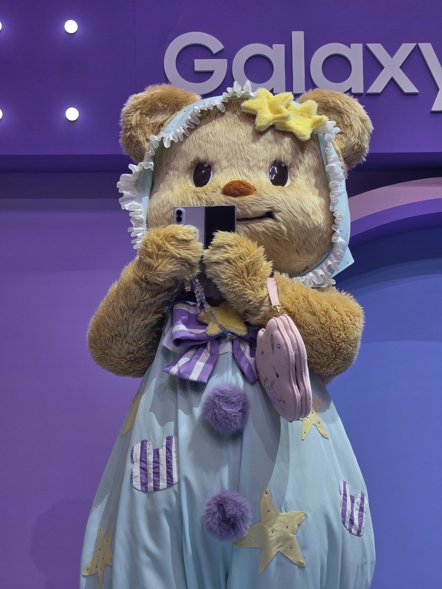 SamsungThailand's tweet photo. น้องเนยม่ายด้ายอ้วงน้าาา 🤭
#น้องอ้วงชวนตี้
#GalaxyZFold8
#GalaxyxButterbear https://t.co/LikJA6b6S5