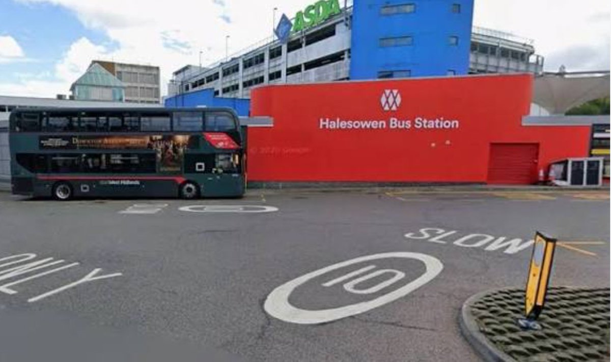 HalesowenWMP's tweet photo. Today, the Halesowen Neighbourhood Seargent and the Designated Neighbourhood Officer for Halesowen South have attended a meeting with the council and the supervisor of the bus station to discuss any ongoing ASB issues. #partnershipworking https://t.co/JGLPMKQPcS