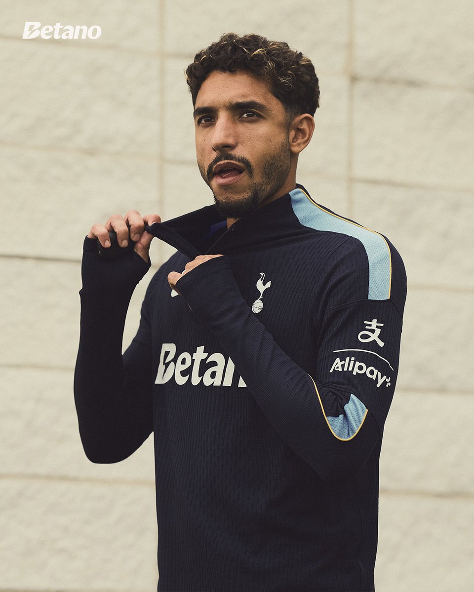 SpursOfficial's tweet photo. Stepping out to train 👊

💪 @Betano_UK https://t.co/dFmgfZwvW9