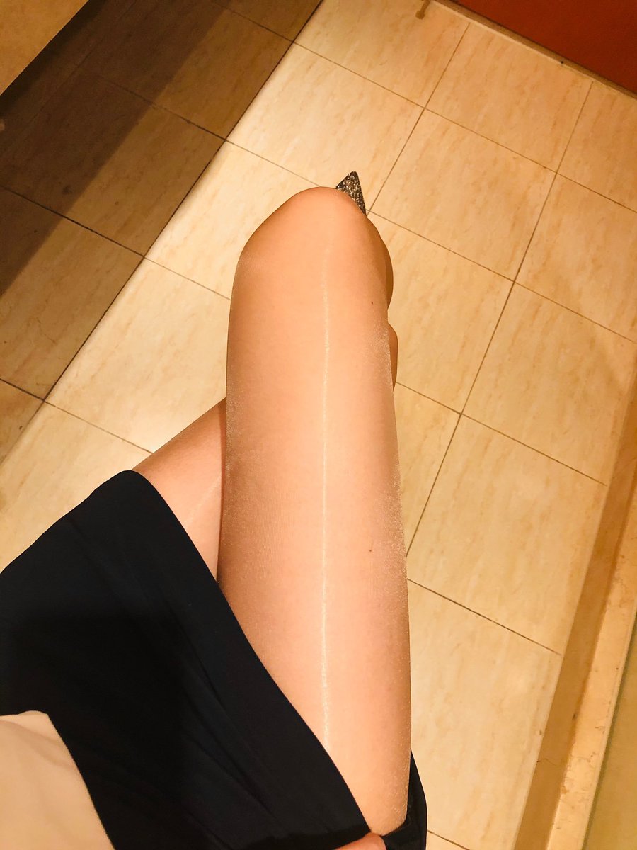 veronicaespejo5's tweet photo. 原微博博主
涞觅的油亮茶色，是我最钟爱的油亮丝了！秋天穿特别好搭配衣服！ https://t.co/VfJkqNV8L3