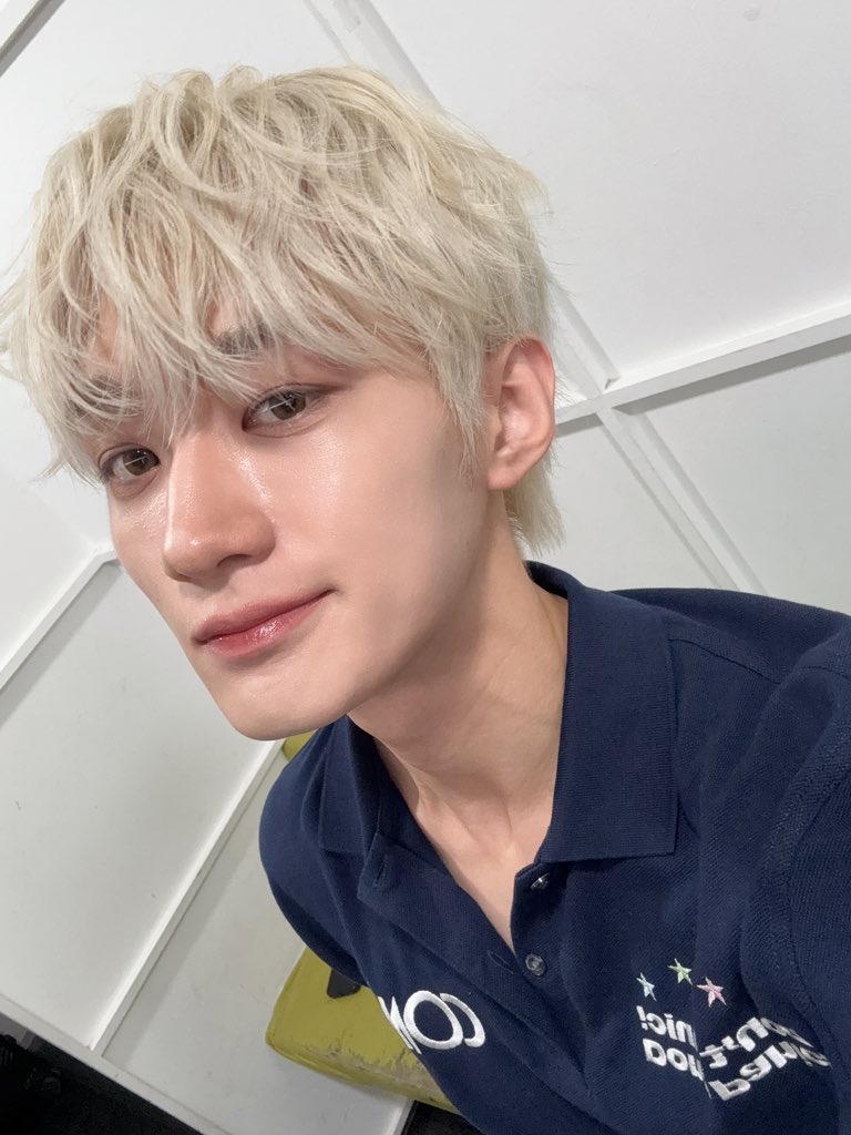 by_verivery's tweet photo. [#용승]       

평일 고생했다아

#YONGSEUNG #베리베리 #VERIVERY https://t.co/xjVAHqsLni