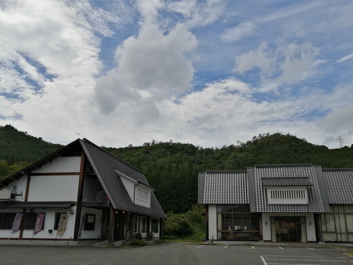 okubo1121's tweet photo. #ひょうご発信
#サンテレビ

但馬農業高校のお二人と、そば打ち体験！

400年以上受け継がれてきた、
つなぎを一切使わない十割そば 
#赤花そば を打ってきました！

食べると分かります。
風味、コシの強さが違いました！

是非9/20（日）8:30〜
ご覧ください！

#赤花そばの郷
#十割そば https://t.co/8FO1sFsJ5D