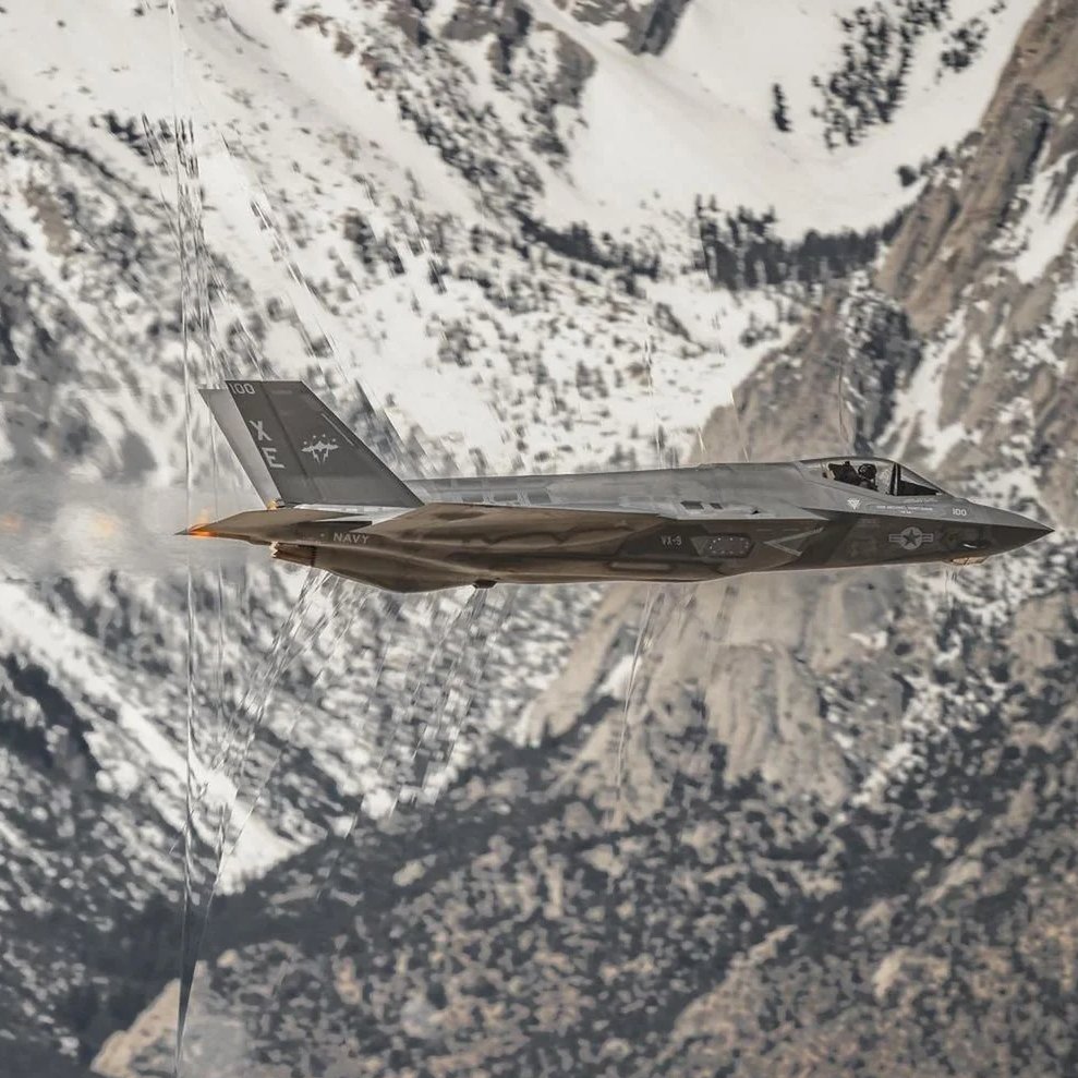 PASU_MATRIX's tweet photo. Visible transonic effects on the F-35. https://t.co/tAAiL1gOxs