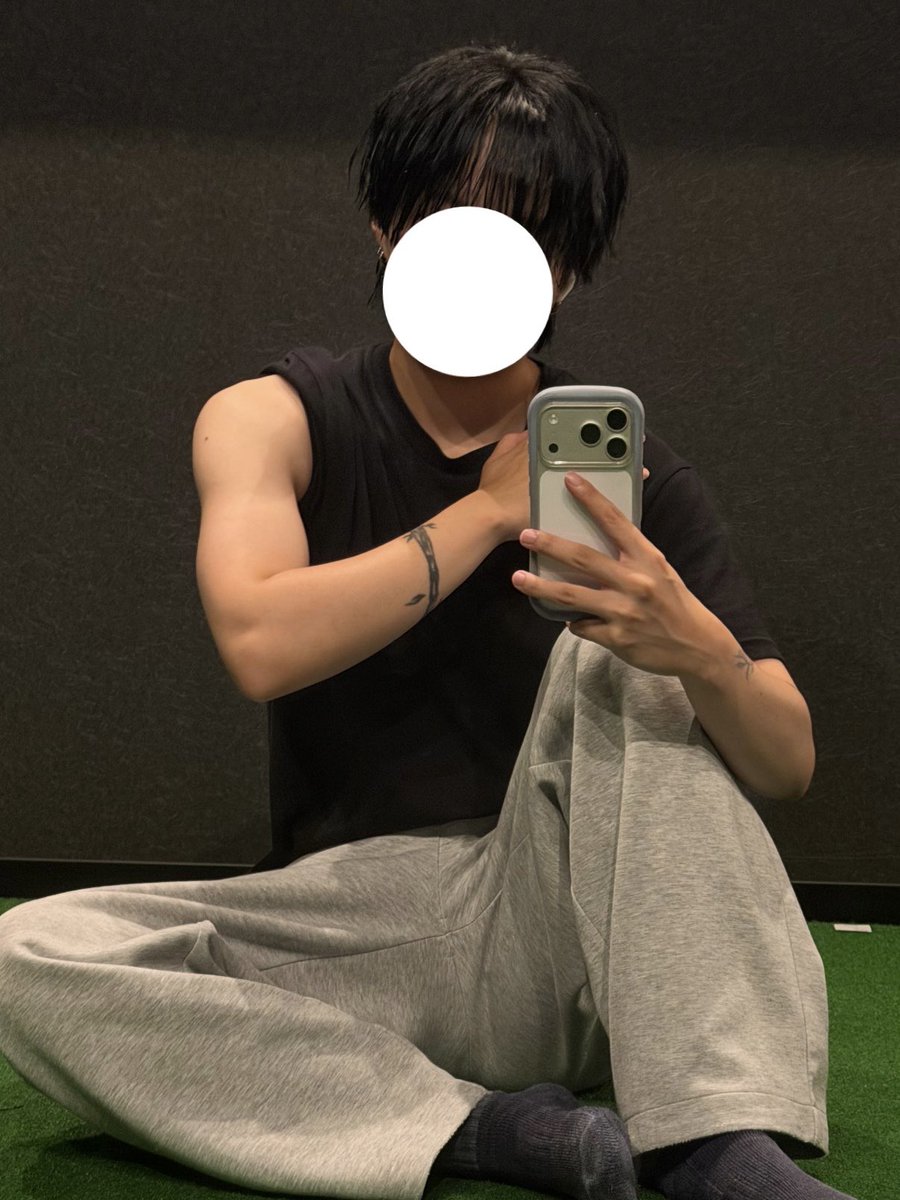 w10sq's tweet photo. 黒髪
#wlw #セクマイさんと繋がりたい https://t.co/O9ror9zFdY