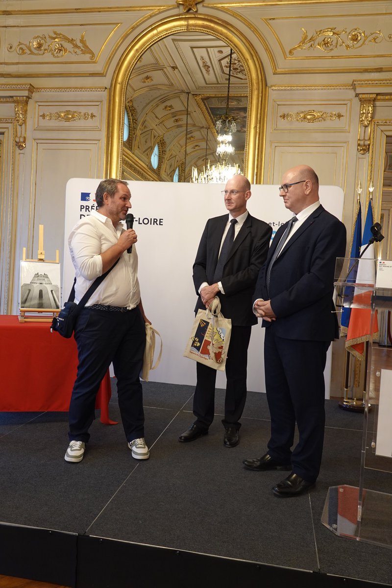 Prefet49's tweet photo. 📸 #JEP2026 | Concours «Patrimoine et République en Maine-et-Loire»
🏆Félicitations à Guillaume Soulard, 1er prix
❤️Frédéric Segret, «Coup de cœur du Préfet»

Venez découvrir les photos ce week-end dans le cadre des journées européennes du patrimoine : https://t.co/md00oLgOZ6 https://t.co/njpji0ue5f