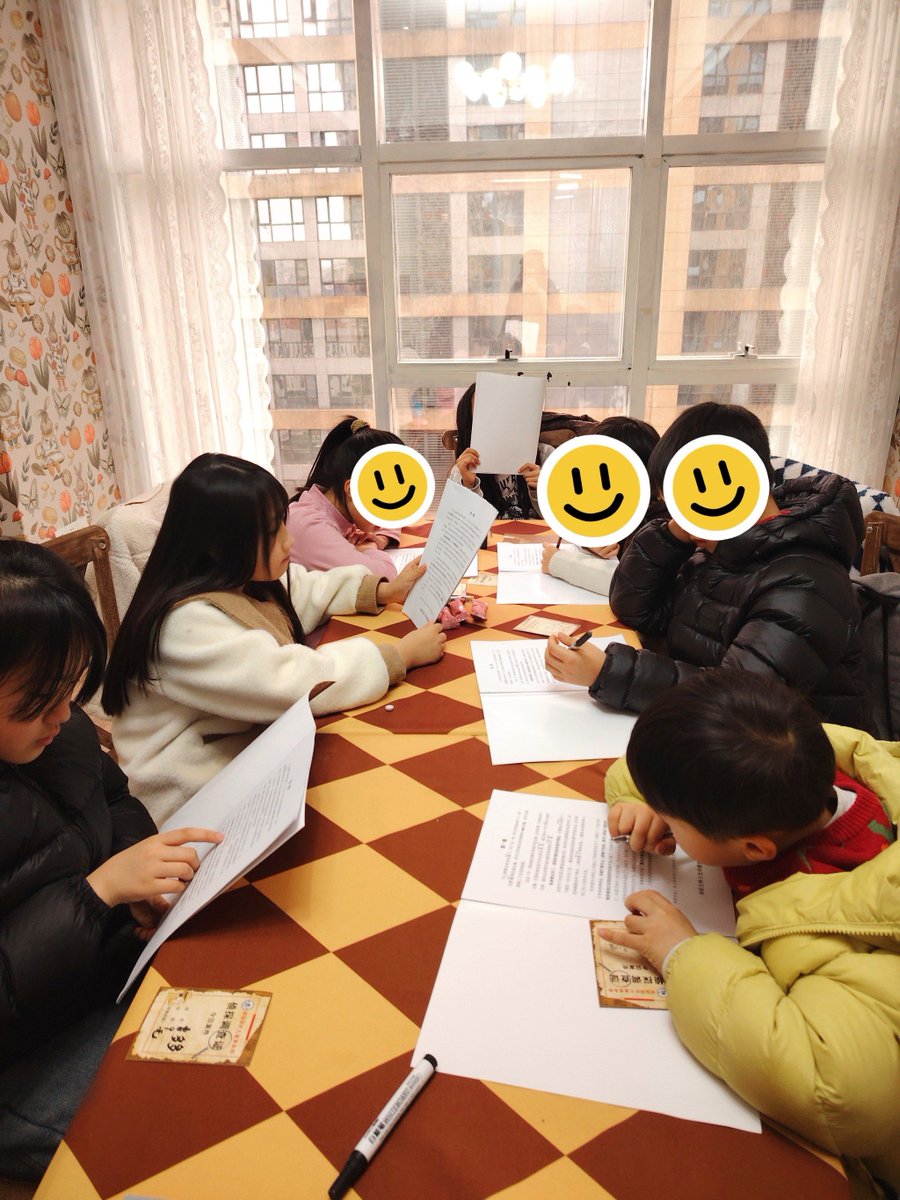 MarleenLunamyi's tweet photo. Just wrapped a mind-blowing murder mystery script kill session—plot twists got my brain spinning and the group’s yelling over clues the whole time! 10/10, will solve another case ASAP ♂ https://t.co/piJXYgDeSP