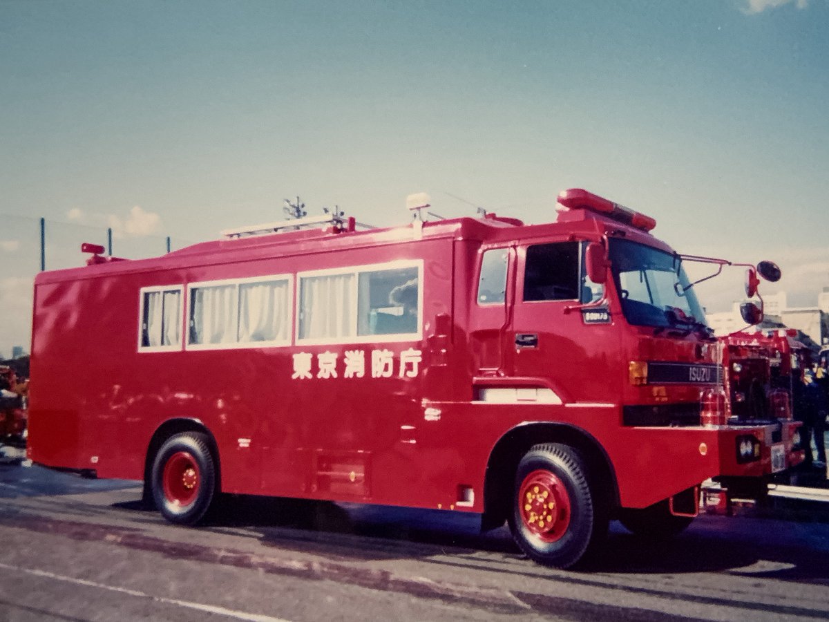 hemuhemu44's tweet photo. ちょっと昔の防災機動車。

東京消防庁　世田谷SM https://t.co/c91gII1t3h