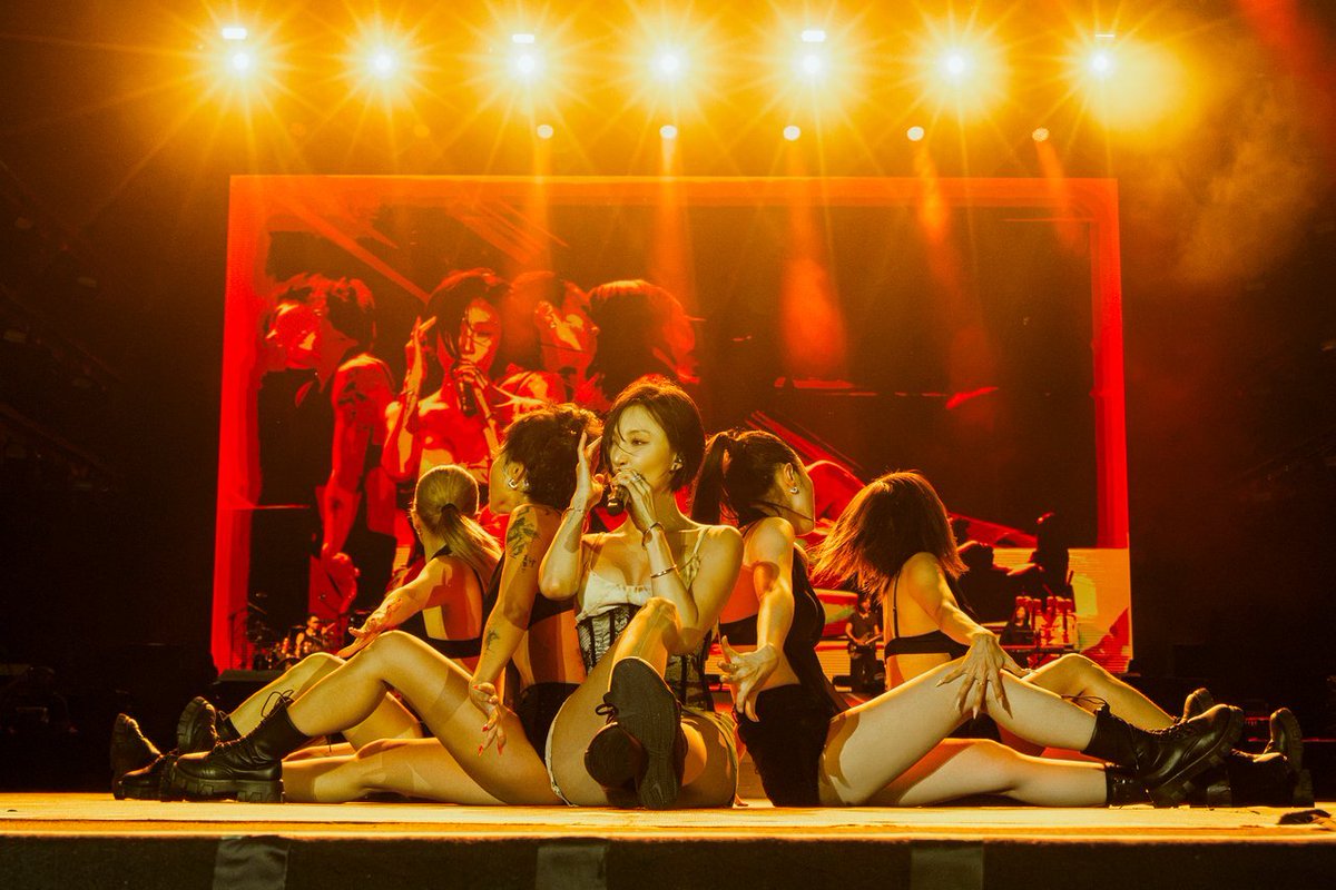 wheezip's tweet photo. um show para entrar na história 🧡 https://t.co/4UU43cUl6E