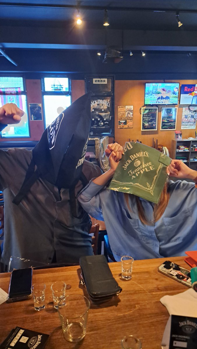 DartsbarFanta's tweet photo. 金曜日営業スタート！
出勤はピロ・コーセー・タクヤ😀

本日も朝までよろしくお願いします！

札幌市中央区南7条西3丁目LC弐番館7F
Tel.011-512-2326
営業 19時～朝5時
#ダーツバー  #投げ放題  #飲み放題  #すすきの #DARTSLIVE3 https://t.co/tIXbbnWZUO