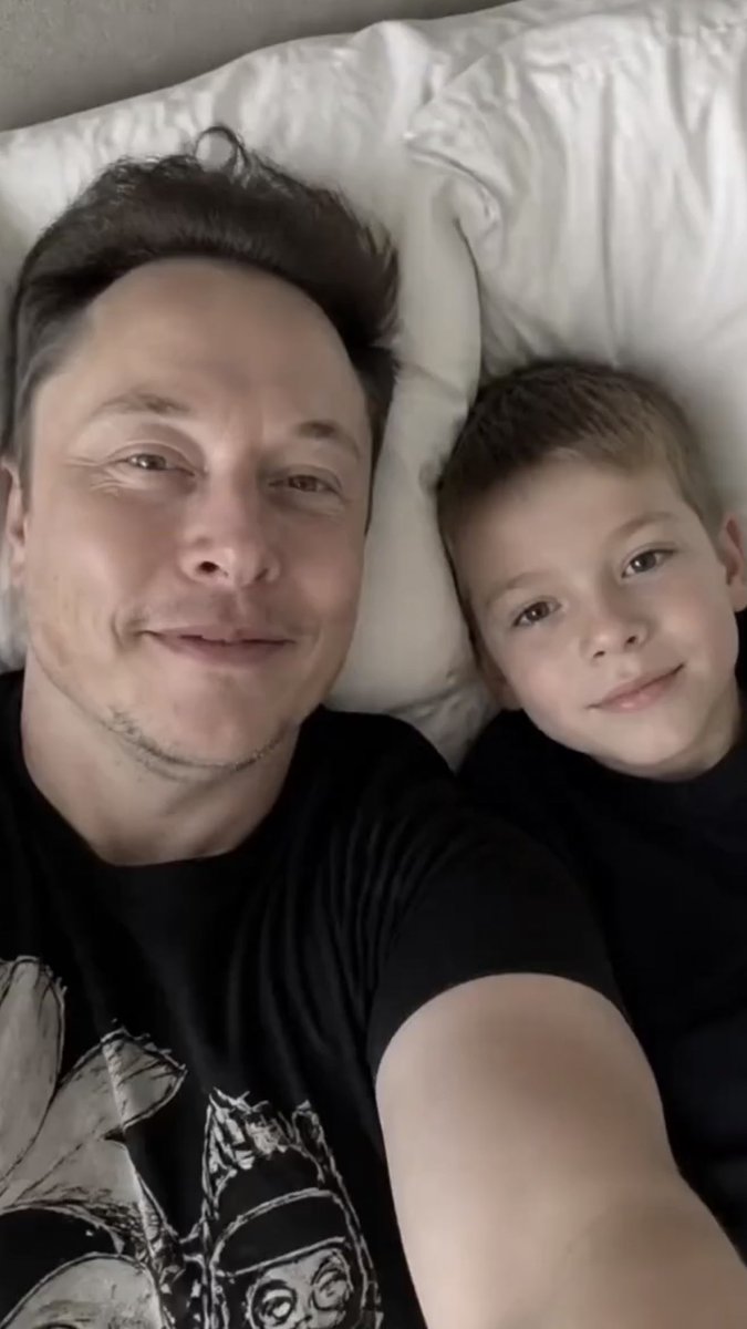 boringrocketman's tweet photo. Do you really love my son ❤️🚀? https://t.co/RcYfKJbzcZ