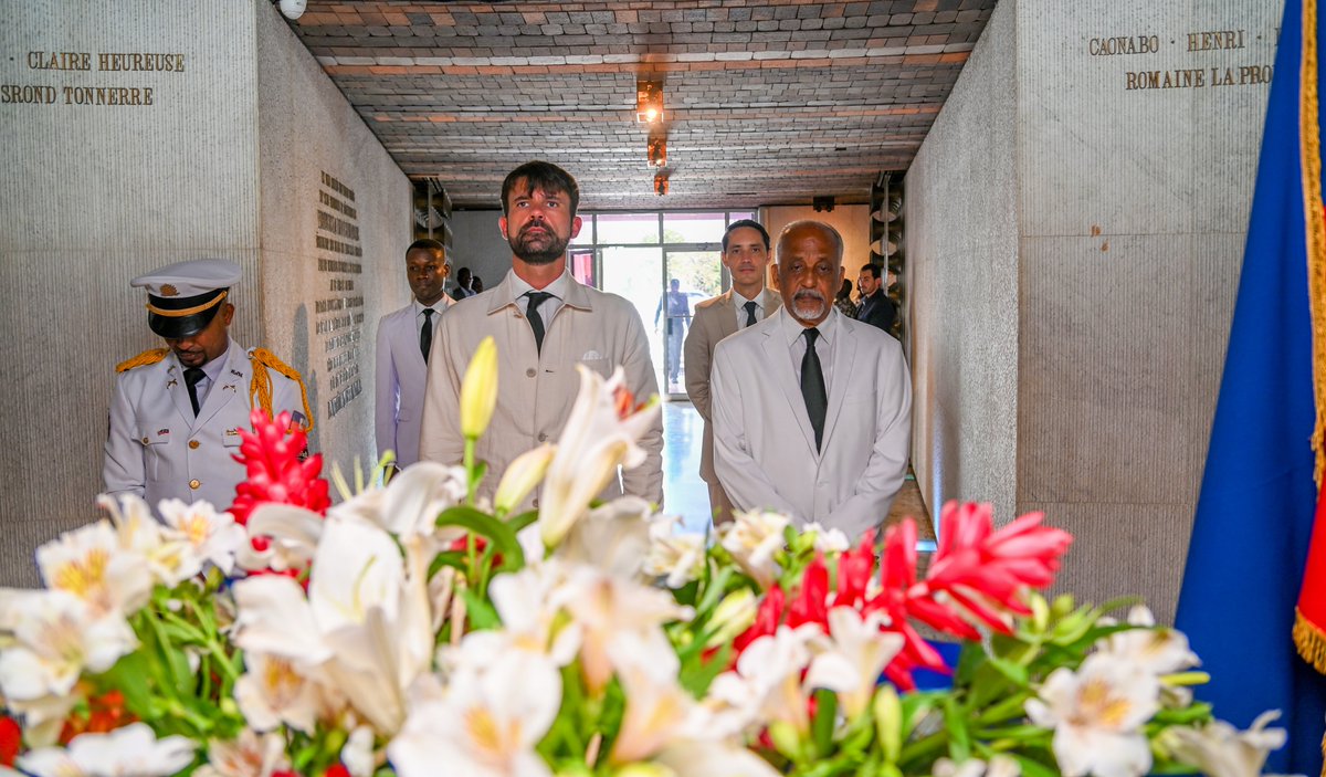 mupanah's tweet photo. Le lundi 14 septembre 2026, le Musée du Panthéon National Haïtien (MUPANAH) a eu l’honneur d’accueillir M. Gautier Lekens, Ambassadeur de France en Haïti, et M. Alexandre Côté, Ambassadeur du Canada en Haïti.

https://t.co/IaabIl0JsI https://t.co/teIfrVXE38