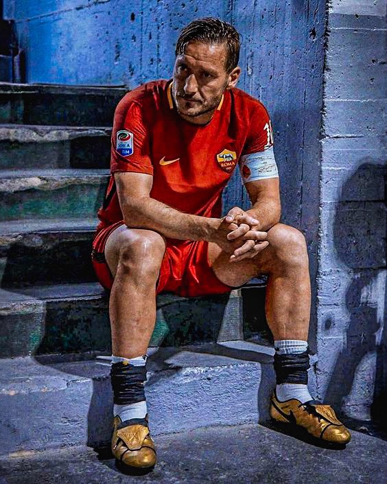 eurofootcom's tweet photo. 🇮🇹✨ Francesco Totti is the TRUE definition of a one club man. ❤️💛

He spent his entire career at Roma! 785 appearances, 512 goal contributions and 5 trophies won. Legend. 

Happy birthday to him. 👏 https://t.co/A3nB2GXvZE