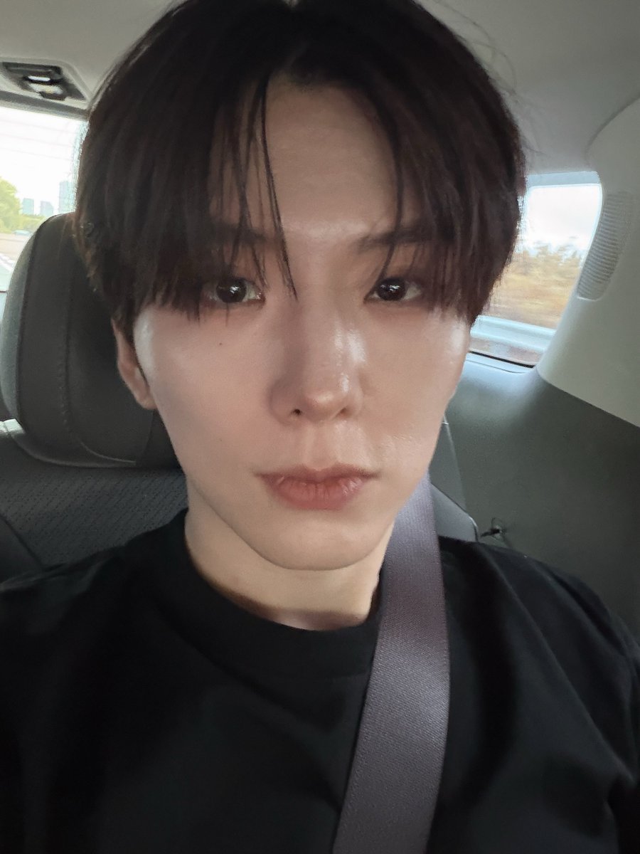 yookiihyun's tweet photo. 💘💘💘💘💘💘 https://t.co/L4e5mODweC