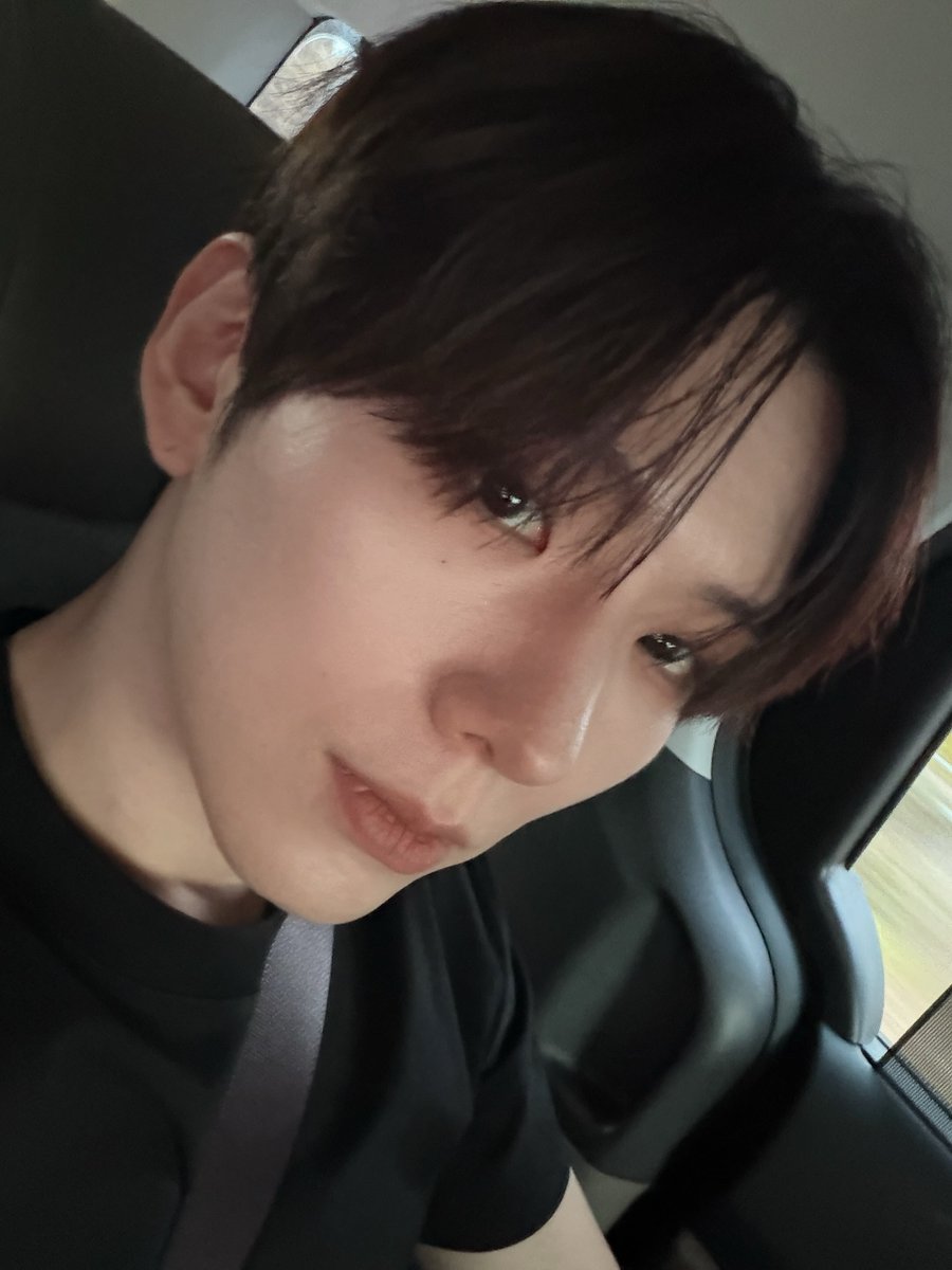 yookiihyun's tweet photo. 💘💘💘💘💘💘 https://t.co/L4e5mODweC