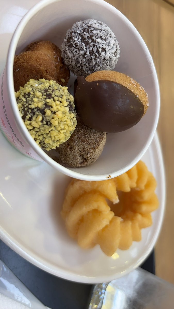 rinrintwcpe's tweet photo. 久々のミスド🍩 https://t.co/4SkZD4dCqu