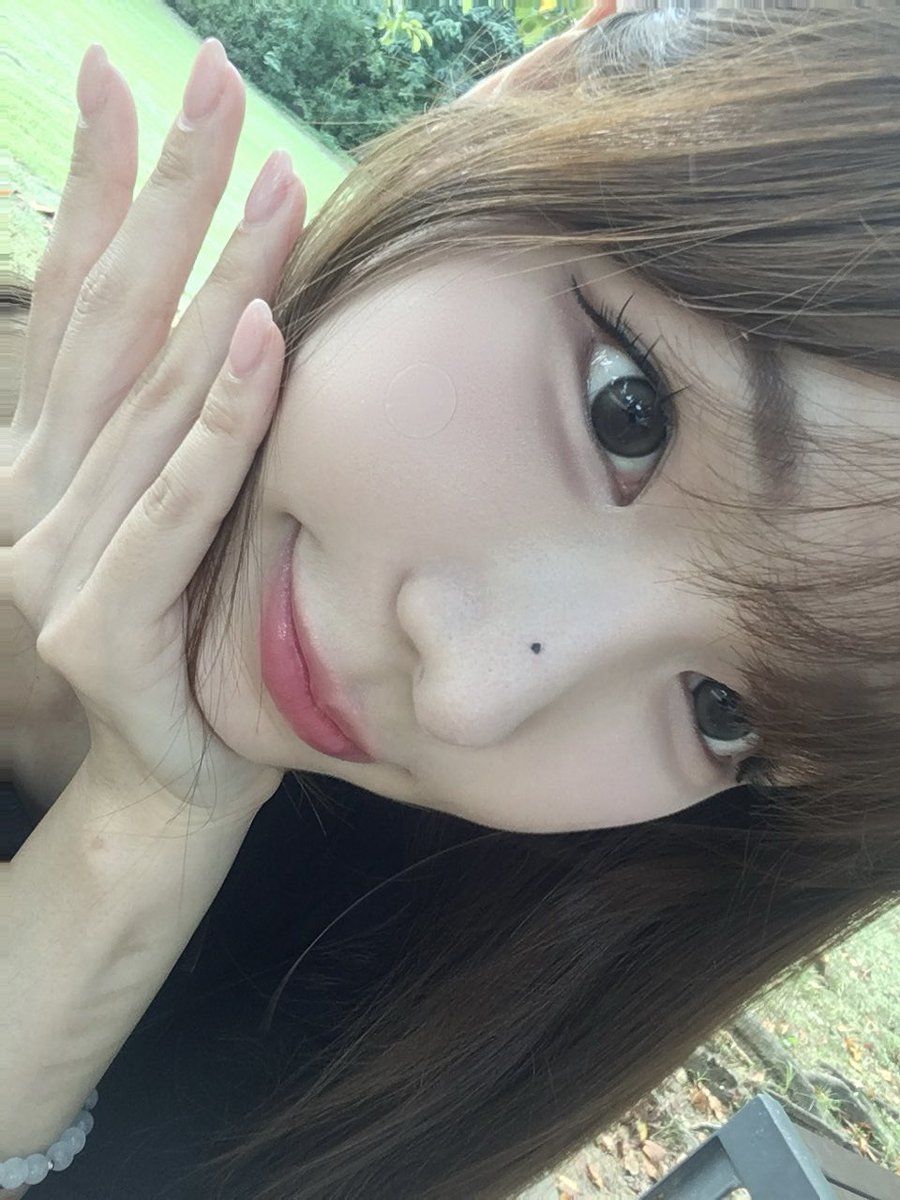 hxxmiso's tweet photo. #광고 @chuulens
#RT이벤트 #RT 해주신 5분께   치피코 렌즈 1인 6팩(3종*2) + 치피코 통나무를 선물로 드립니다!
(당발 9/22 수)

가을맞이 렌즈 추천! 츄렌즈의 새로운 가을 다람지 컬렉션 치피코
가을 숲속 브라운 열매를 찾아 다니는 아기 다람쥐의 눈망울을 담아낸 치피코 시리즈🤎 땅콩과 도토리에서 영감을 얻은 브라운 컬러로 가을 메이크업 룩에 완존이 찰떡!

저는 #기니브라운 을 껴봤는데요 브라운+초코 무드를 모두 담은 컬러로 테두리도 맘에 들고 셀카도  잘 나오는 렌즈라 너무 맘에 듦! 직경도 13.6mm 제가 요즘 제일 자주 끼는 사이즈!