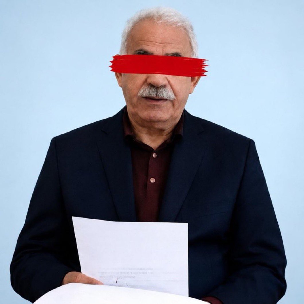 OzgurluklerVe's tweet photo. A.Öcalan: 

“Barzani, Erbil’i yönettiği gibi Suriye’de de benzer bir yapı istiyordu. ABD ve İsrail’i buna ikna etmişti. Türkiye bile bu tuzağa düşmek üzereydi.

Haziran 2024’te ABD ve İsrail destekli bir planı gündeme getirdiler Mazlum Abdi ile görüştüm ve plana karşı çıktım. 

Barzani ve İsrail’in Suriye’de egemen güç haline geleceğini söyledim. Açıkça karşı çıktım. İtiraz ettim, geri çekilmelerini istedim. Beni dinlediler, plan boşa çıktı.”

Kaynak: İmralı Görüşme Tutanakları İkinci Bölüm