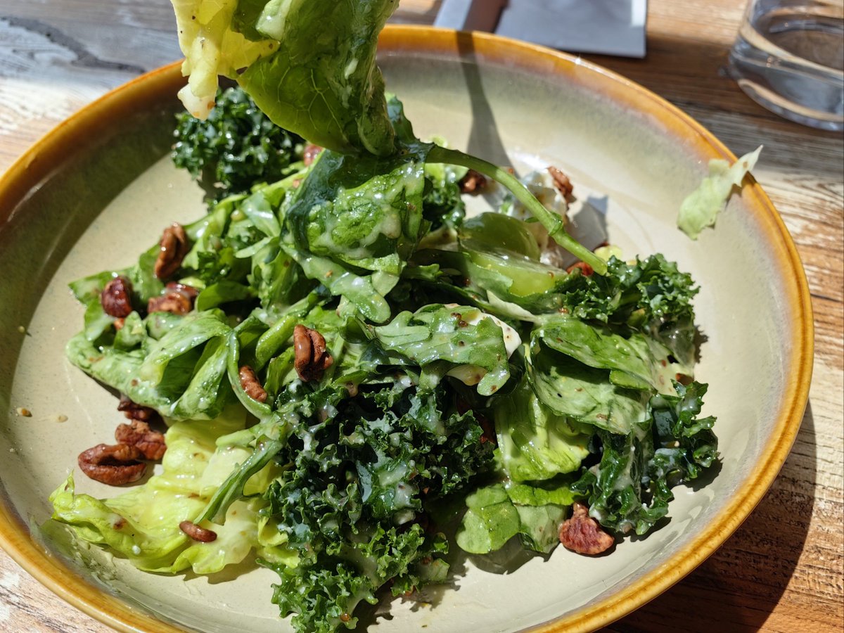 bebeh810395's tweet photo. Just tried the new organic frozen spinach! No wilting, perfect for smoothies or pasta. Adds vibrant color and iron boost—game changer for quick healthy meals.  #GroceryFind #HealthyEats， https://t.co/Y7tE7BT5Gj