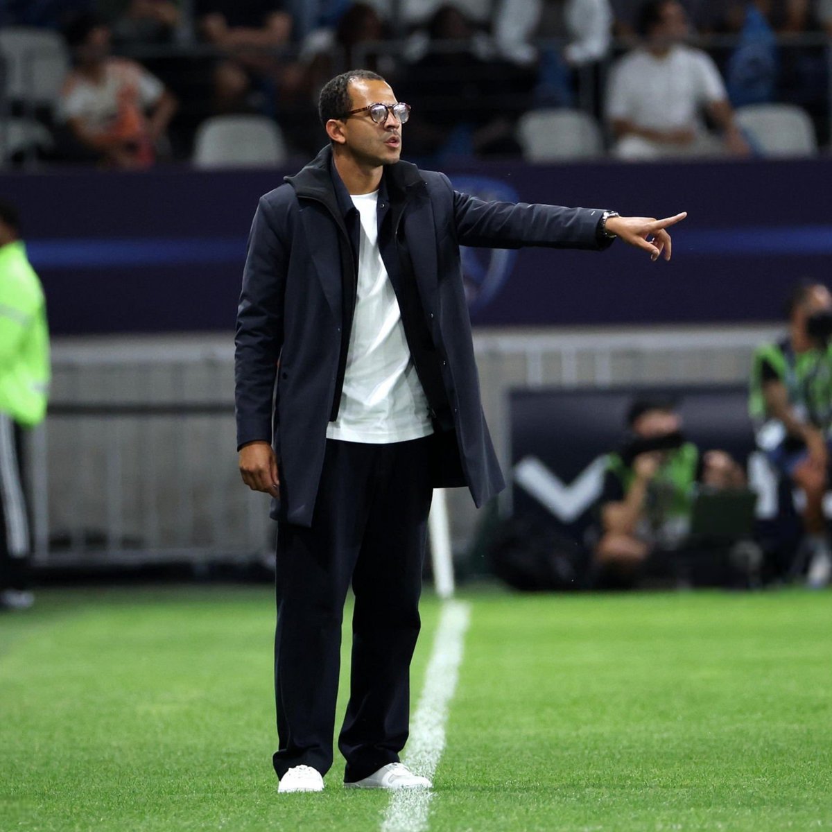 ActuL1_'s tweet photo. 🚨 RETROUVAILLES SOUS HAUTE TENSION ENTRE LIAM ROSENIOR 🏴󠁧󠁢󠁥󠁮󠁧󠁿 ET STRASBOURG ! 💥👀

Licencié de Chelsea après seulement 4 mois, il retrouve son ancien club avec le Paris FC demain.

En Alsace, la rancœur reste immense après ce départ express imposé par le système BlueCo.

(@lequipe) https://t.co/hgSWBej6x3