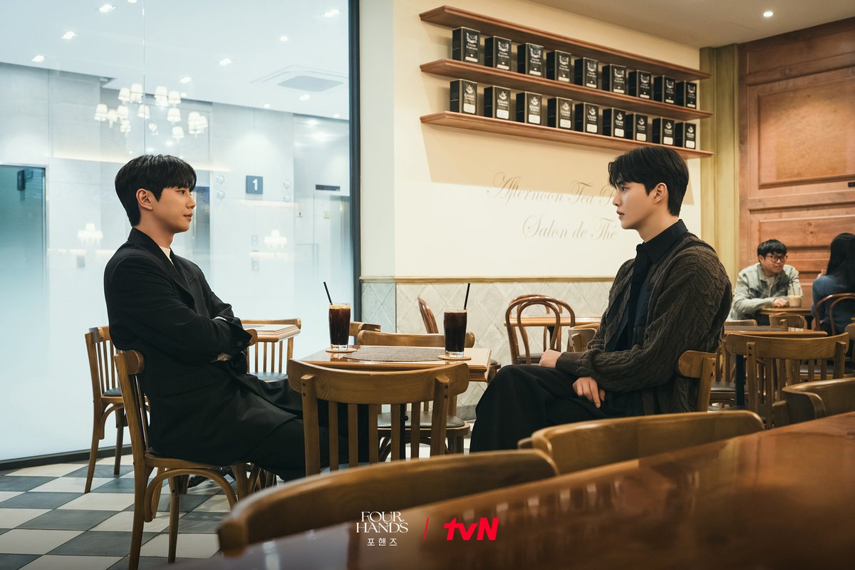 CJnDrama's tweet photo. 비오와 정요의 협연 성사되다?
지휘자와 피아니스트로 마주한 두 사람!

[토일] 밤 9:10 방송ㅣtvN
#즐거움엔20tvN #포핸즈 #FourHandsTwoSonatas https://t.co/cb40yBBtoY